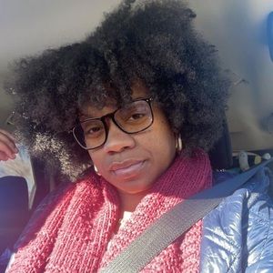 Meet your Posher, Adrienne